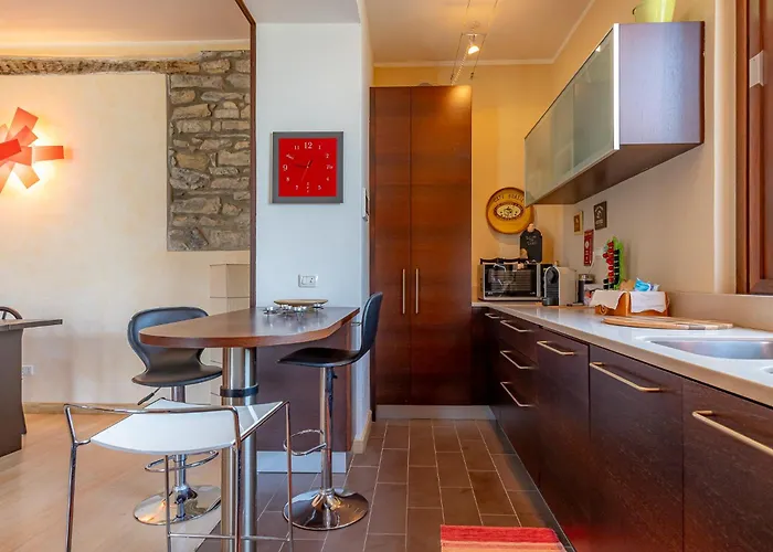 Como-blevio View + Private Garage Daire *