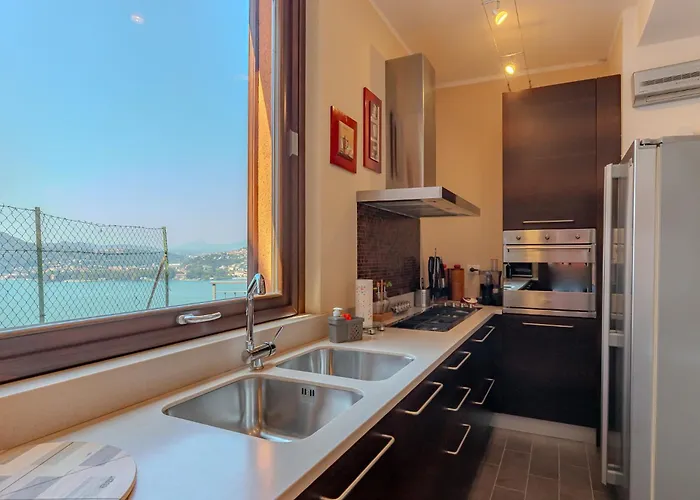 Como-blevio View + Private Garage Daire *