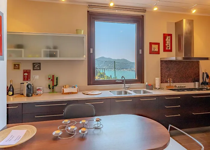 Daire Como-blevio View + Private Garage