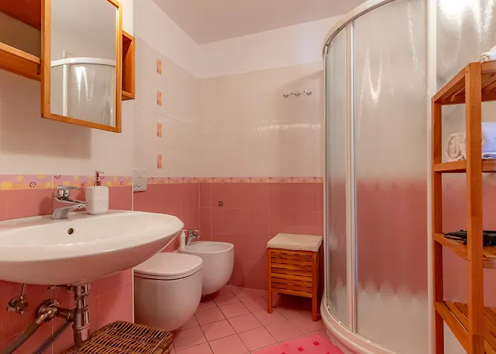 Como-blevio View + Private Garage Daire *