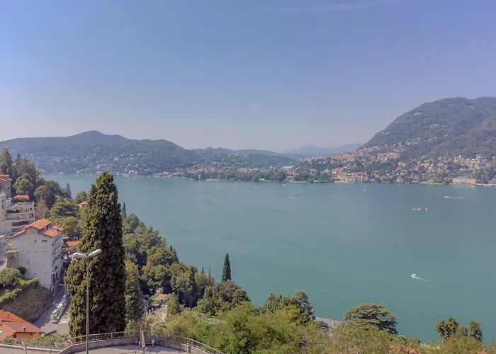 Como-blevio View + Private Garage Daire